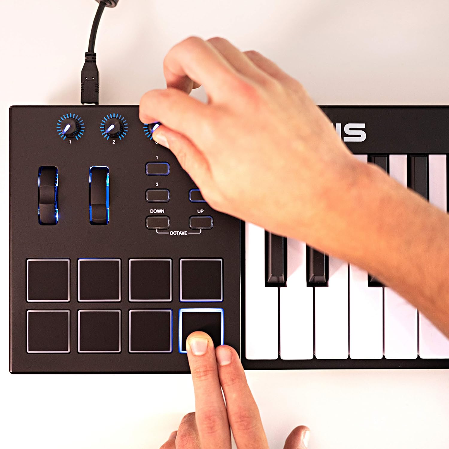 ¿Cuánto Cuesta el Controlador MIDI Alesis V61? ¡Descúbrelo en Este Momento!